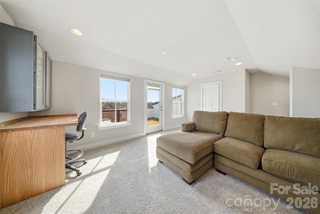 11921 Fiddlers Roof Lane, Charlotte, NC 28277