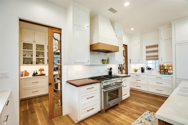 117 Island Passage, Galveston, TX 77554