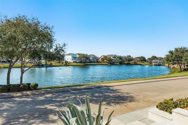 117 Island Passage, Galveston, TX 77554