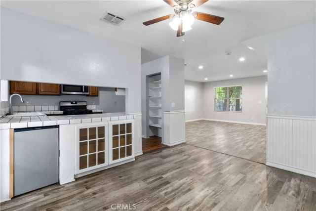 43675 Park, Lancaster, CA 93534
