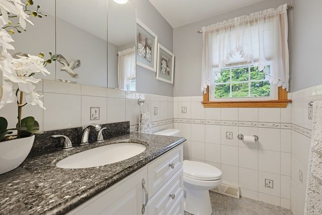 80 Joanne Rd, Stoughton, MA 02072