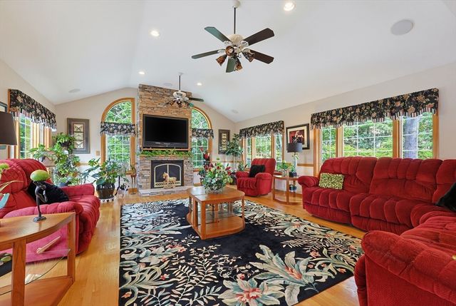 80 Joanne Rd, Stoughton, MA 02072