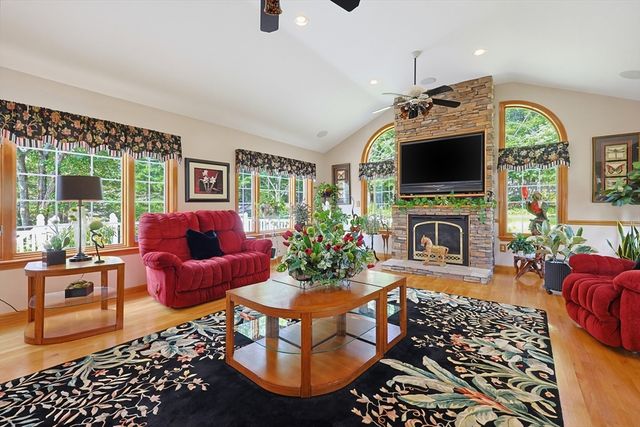 80 Joanne Rd, Stoughton, MA 02072