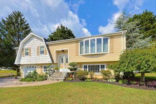 80 Joanne Rd, Stoughton, MA 02072
