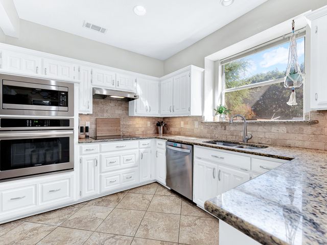 2904 Oak Bend Court, Flower Mound, TX 75028