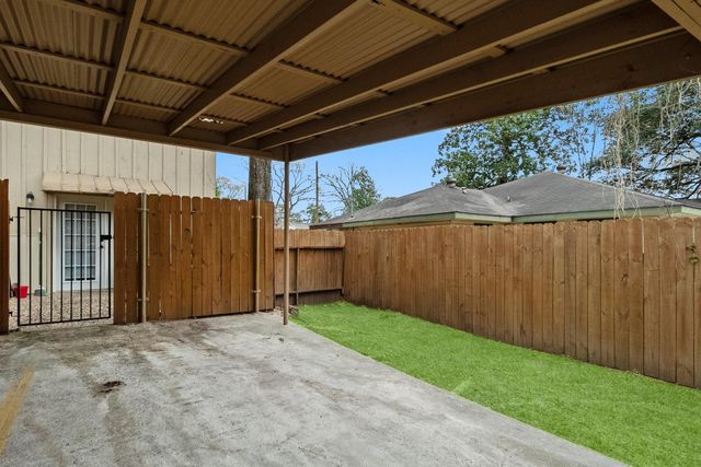 407 W Semands Street, Conroe, TX 77301