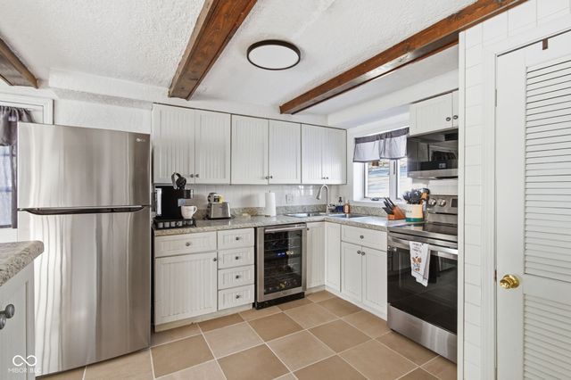 8460 S Green Drive, Nineveh, IN 46164