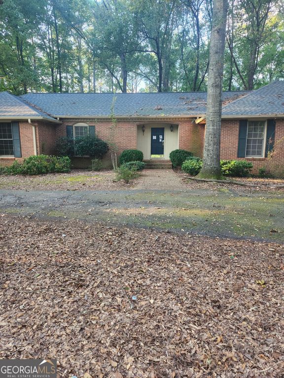 3916 Champagne Drive, Jonesboro, GA 30236
