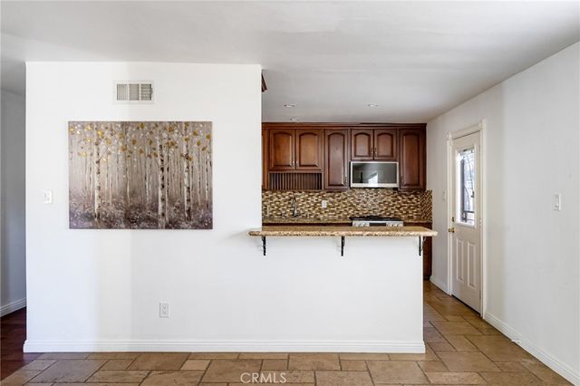 7044 White Oak, Van Nuys, CA 91406
