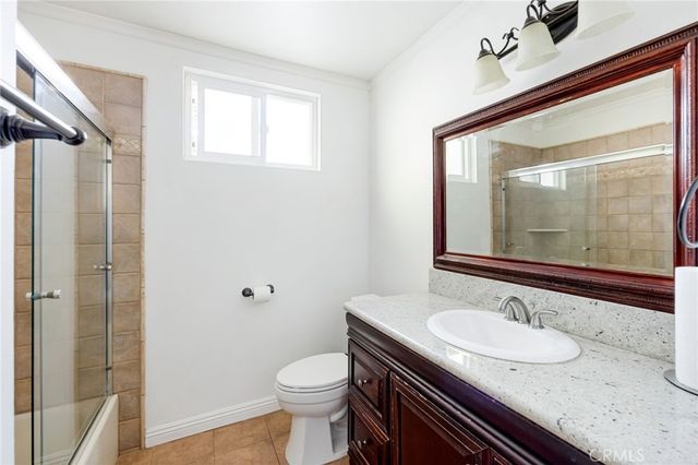 7044 White Oak, Van Nuys, CA 91406