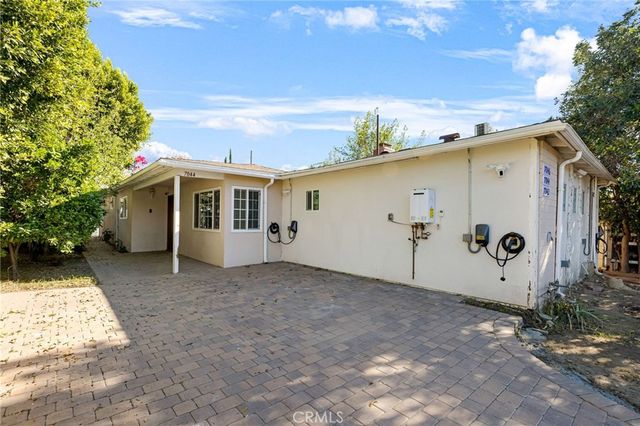 7044 White Oak, Van Nuys, CA 91406