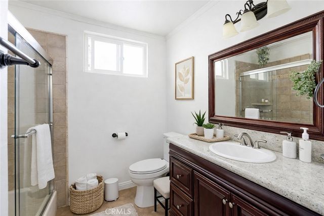 7044 White Oak, Van Nuys, CA 91406