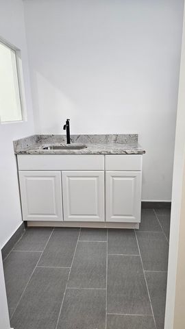 19 N Broadway Street 19, Des Plaines, IL 60016