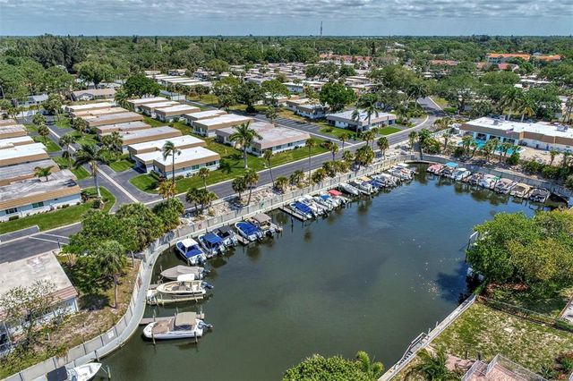 2505 RIVERBLUFF PARKWAY V196, Sarasota, FL 34231