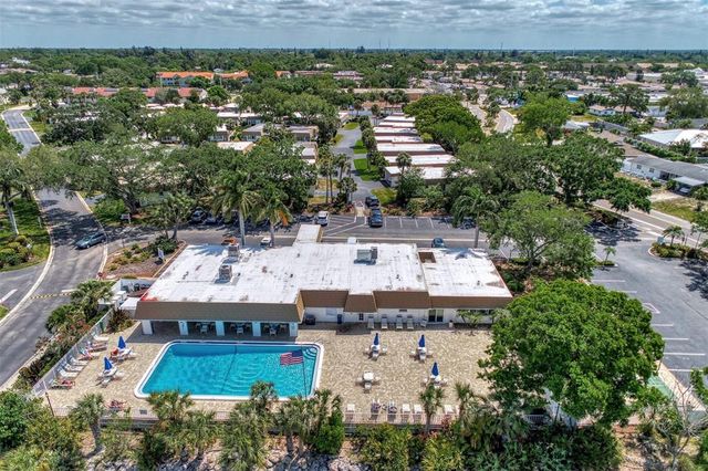2505 RIVERBLUFF PARKWAY V196, Sarasota, FL 34231