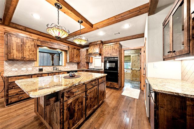 8726 Toler Pointe, Larue, TX 75770