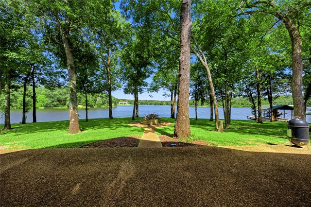 8726 Toler Pointe, Larue, TX 75770