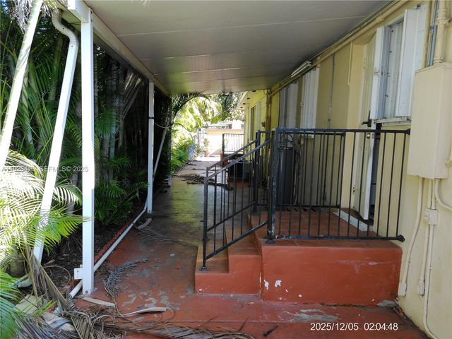 421 NW 32nd Ct, Miami, FL 33125