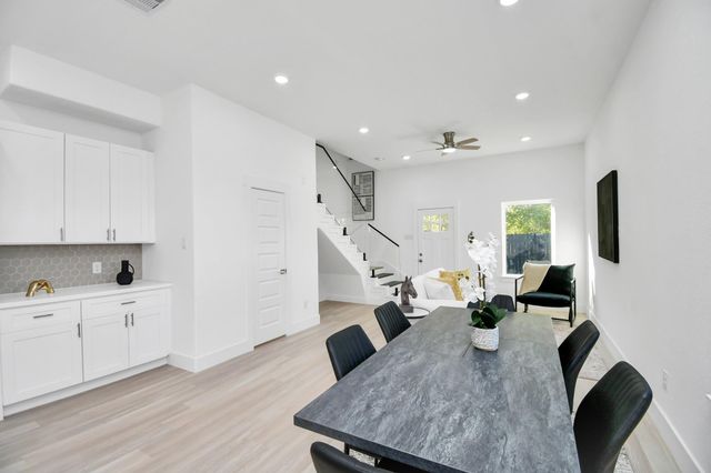 3330 Francis Street AB, Houston, TX 77004