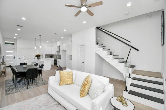 3330 Francis Street AB, Houston, TX 77004