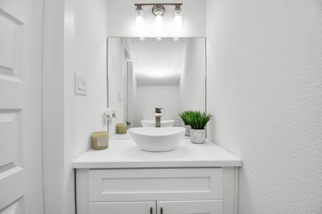 3330 Francis Street AB, Houston, TX 77004