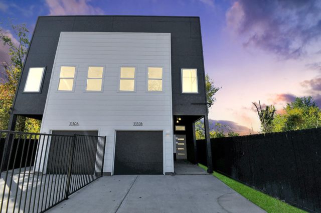 3330 Francis Street AB, Houston, TX 77004