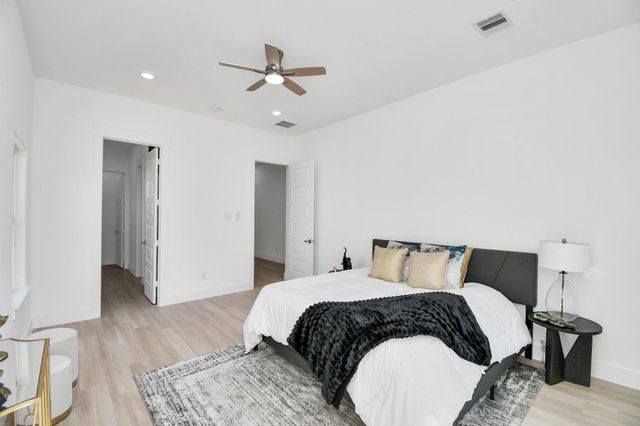 3330 Francis Street AB, Houston, TX 77004