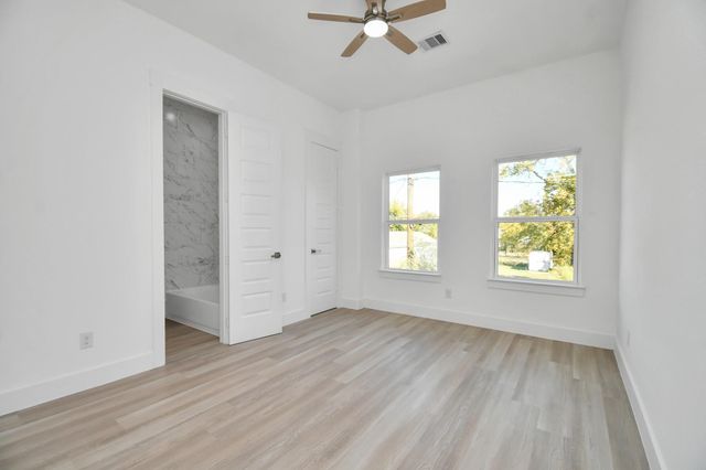 3330 Francis Street AB, Houston, TX 77004