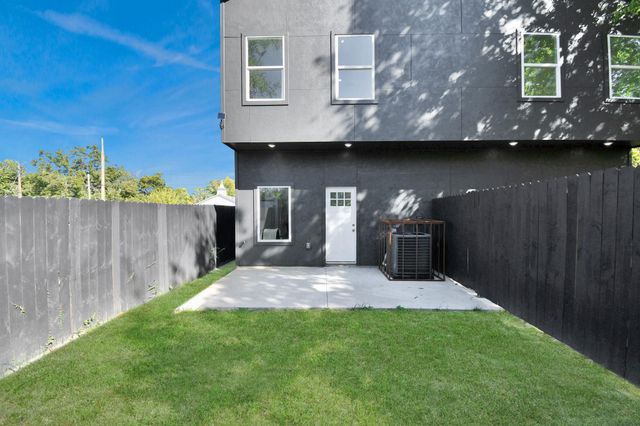 3330 Francis Street AB, Houston, TX 77004