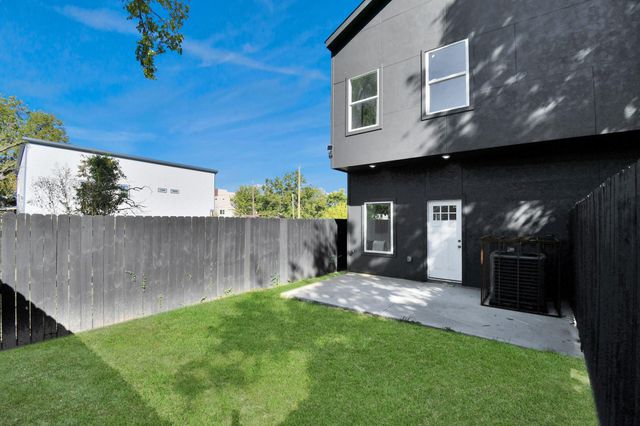 3330 Francis Street AB, Houston, TX 77004