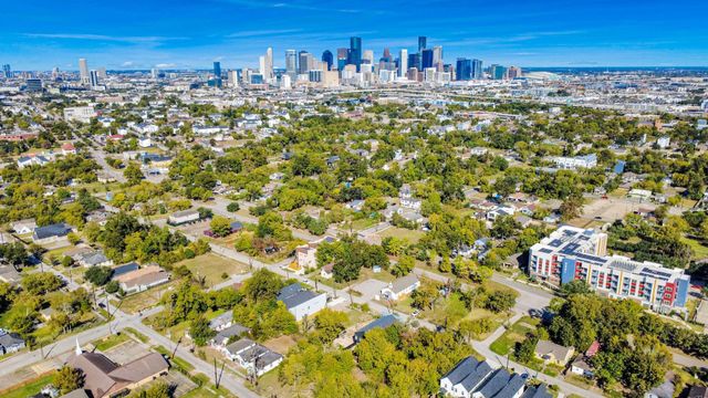 3330 Francis Street AB, Houston, TX 77004