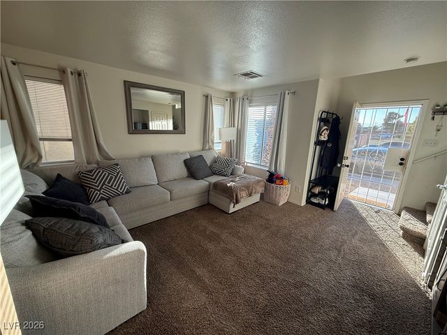 2078 Sandy Lane, Las Vegas, NV 89115