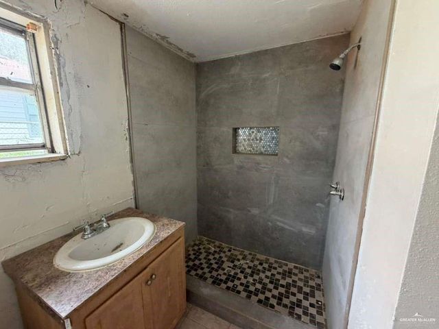 815 Extrumberto Solis Road, Elsa, TX 78543