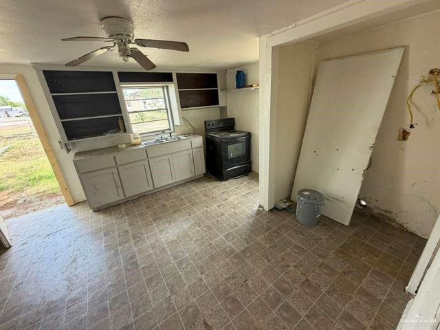 815 Extrumberto Solis Road, Elsa, TX 78543