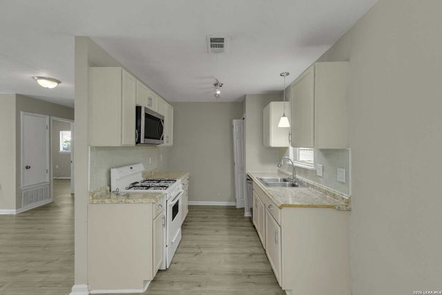 12907 WAYNESBORO ST, San Antonio, TX 78233