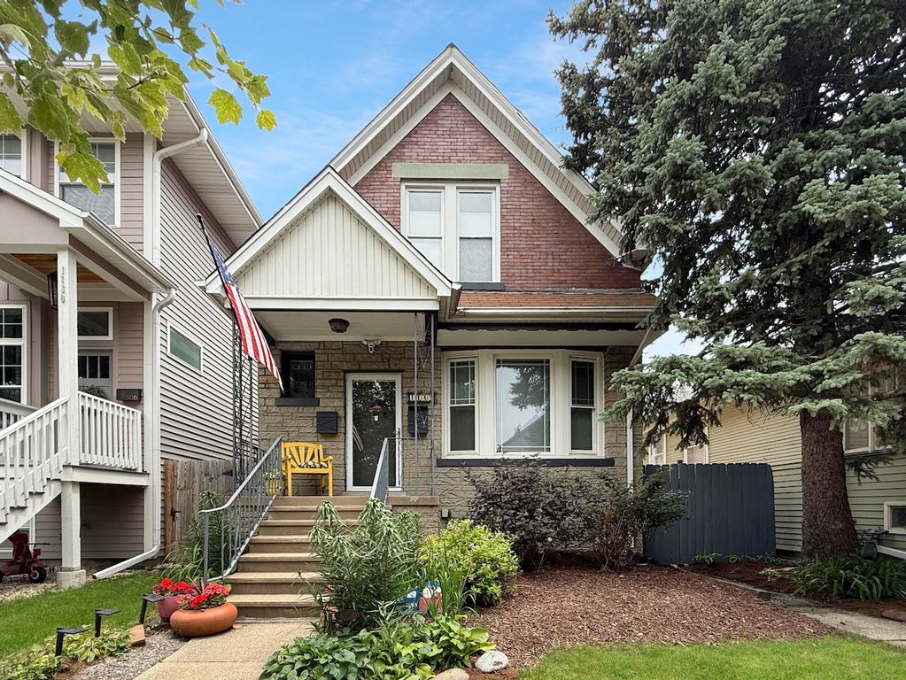 1140 S Harvey Avenue, Oak Park, IL 60304