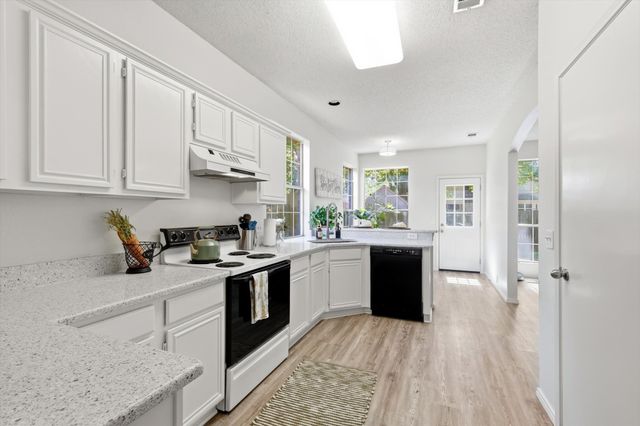 239 High Pointe Lane, Cedar Hill, TX 75104