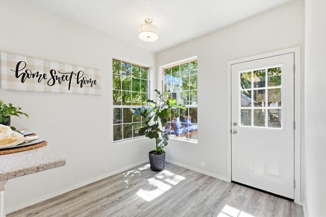 239 High Pointe Lane, Cedar Hill, TX 75104