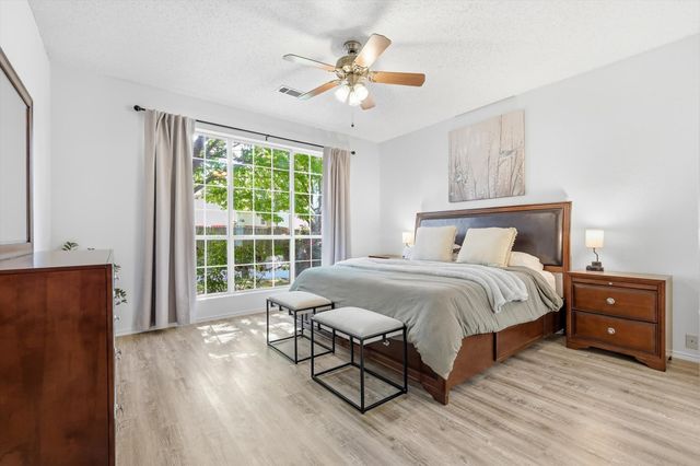 239 High Pointe Lane, Cedar Hill, TX 75104