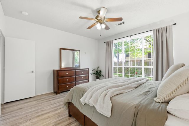 239 High Pointe Lane, Cedar Hill, TX 75104