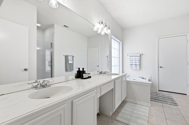 239 High Pointe Lane, Cedar Hill, TX 75104