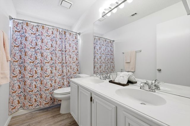 239 High Pointe Lane, Cedar Hill, TX 75104