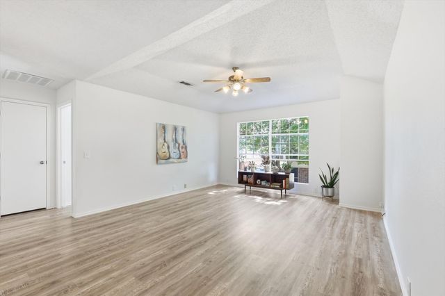 239 High Pointe Lane, Cedar Hill, TX 75104