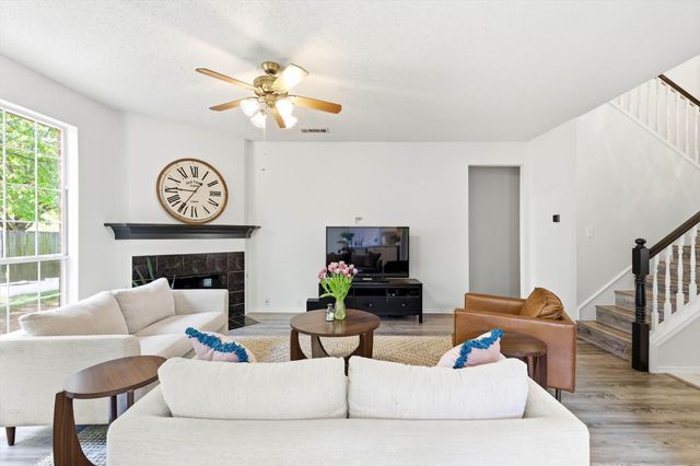 239 High Pointe Lane, Cedar Hill, TX 75104