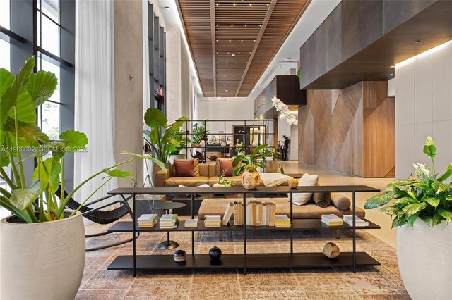 159 NE 6th St 4010, Miami, FL 33132