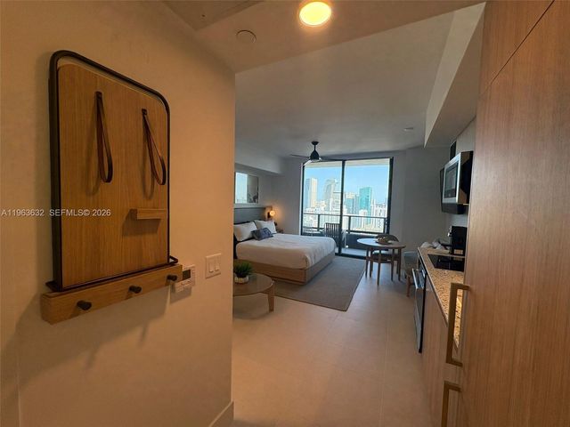 159 NE 6th St 4010, Miami, FL 33132