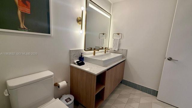 159 NE 6th St 4010, Miami, FL 33132