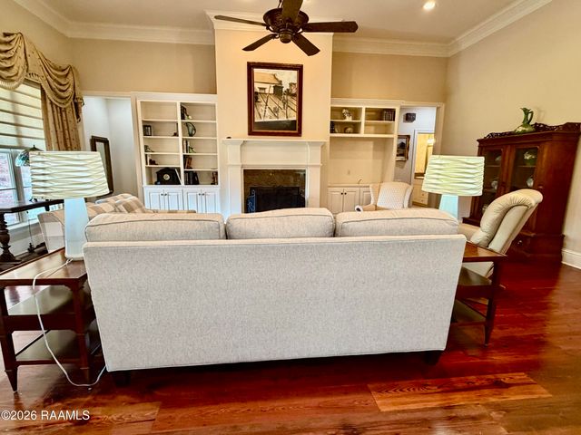 7 Steamboat Bnd Bend, New Iberia, LA 70563