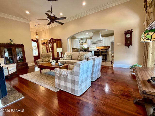 7 Steamboat Bnd Bend, New Iberia, LA 70563