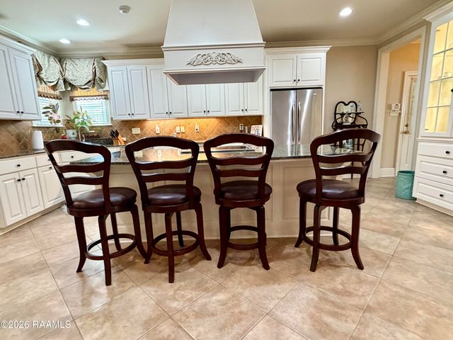 7 Steamboat Bnd Bend, New Iberia, LA 70563